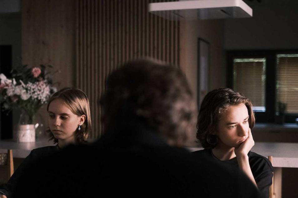Un frame del film Per il vostro bene